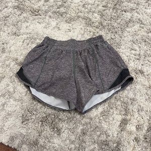 Lululemon hotty hot 4”